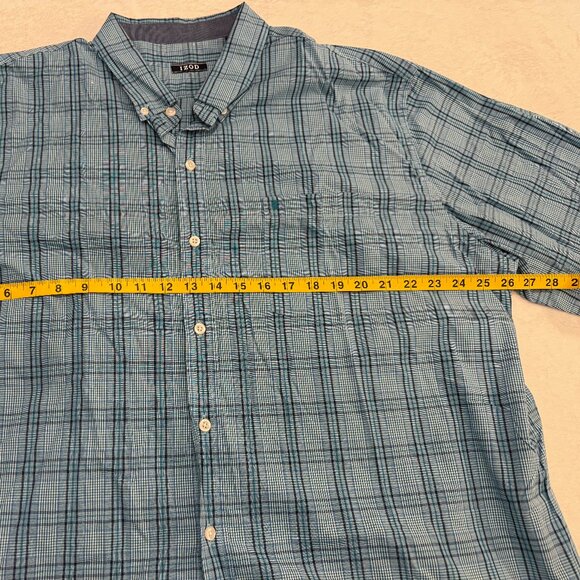 Izod Men's Button Down Shirt - Picture 4 of 5